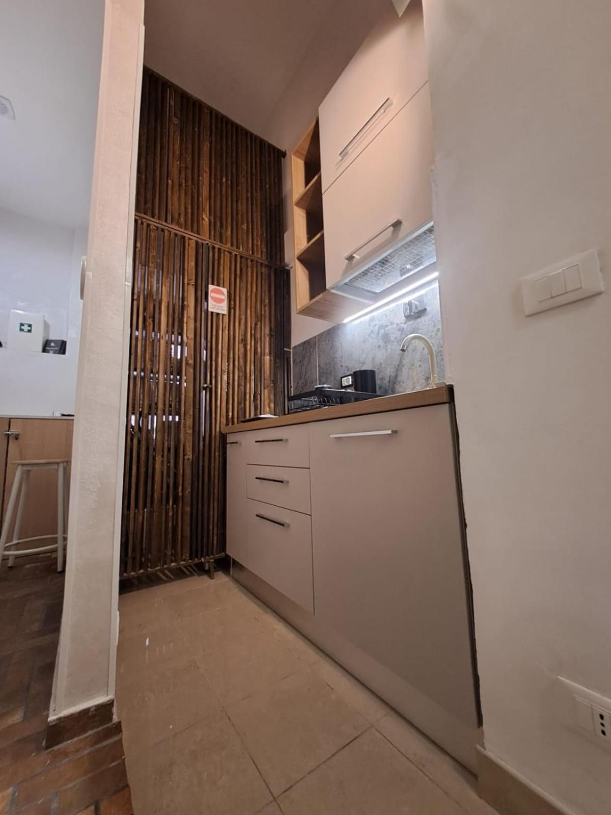 Emperooms Guest House Rome Bagian luar foto
